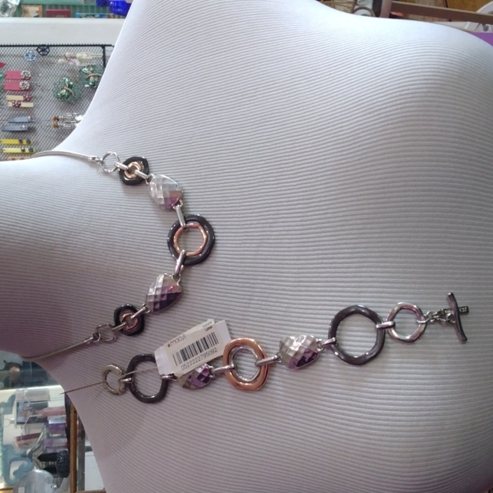 Bracelet and necklace set nine West